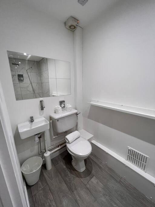 Bridge Place - Spacious Home With Plenty Of Beds! Merthyr Tydfil Exterior foto