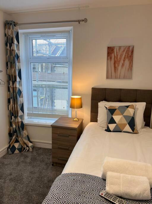 Bridge Place - Spacious Home With Plenty Of Beds! Merthyr Tydfil Exterior foto